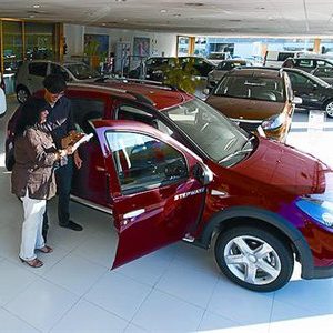 Les vendes de cotxes suavitzen la seva caiguda a Europa fins al 5,6%