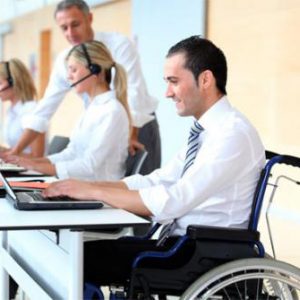 30 empreses ofereixen 600 ofertes laborals per a discapacitats a Barcelona
