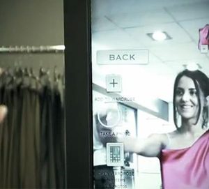 AITech instal·la dos emprovadors virtuals aiMirror al centre comercial La Maquinista de Barcelona