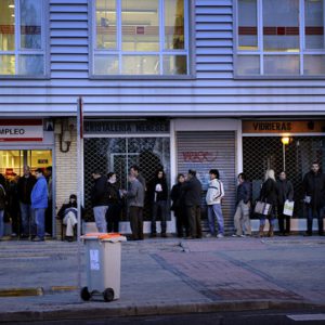 L’atur a l’eurozona arriba a un nou rècord del 12,2%