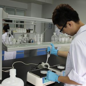 La UAB i Servier col·laboren per accelerar la recerca sobre la malaltia de Parkinson