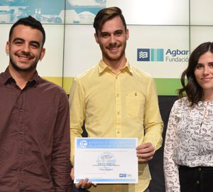 Tres estudiants de la UAB guanyen el Premi Joan Oró de divulgació científica